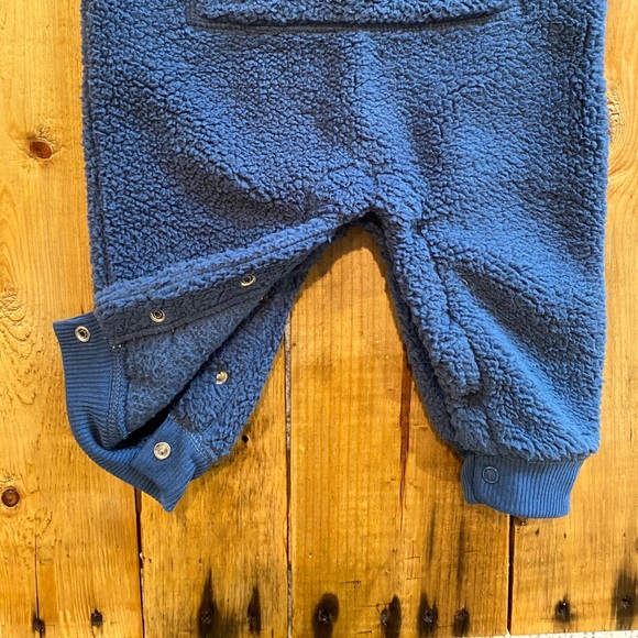 Carter’s Sherpa onesie - Picture 4 of 4